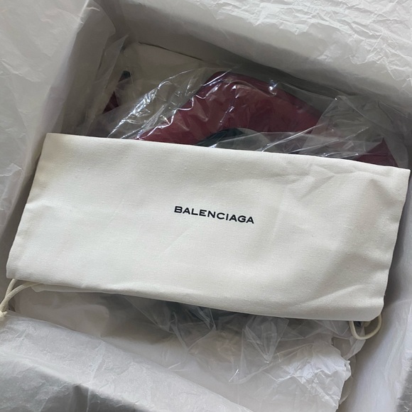 Balencia Rounded-Toe Heels - Picture 3 of 4